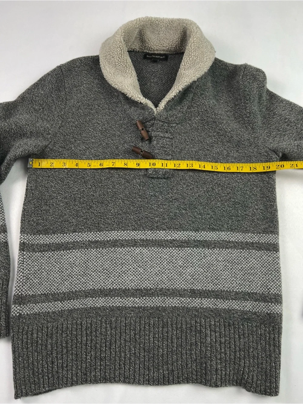 Banana Republic Gray Merino Wool Blend Sherpa Collar Toggle Button Sweater